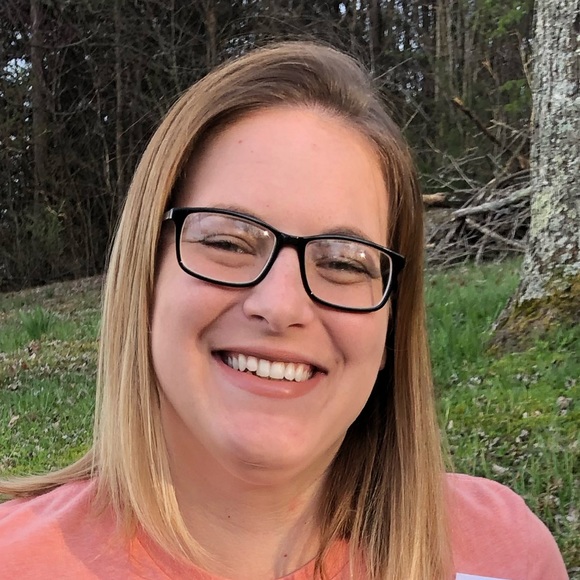 Meet your Posher, Caitlin - Picture 1 of 1